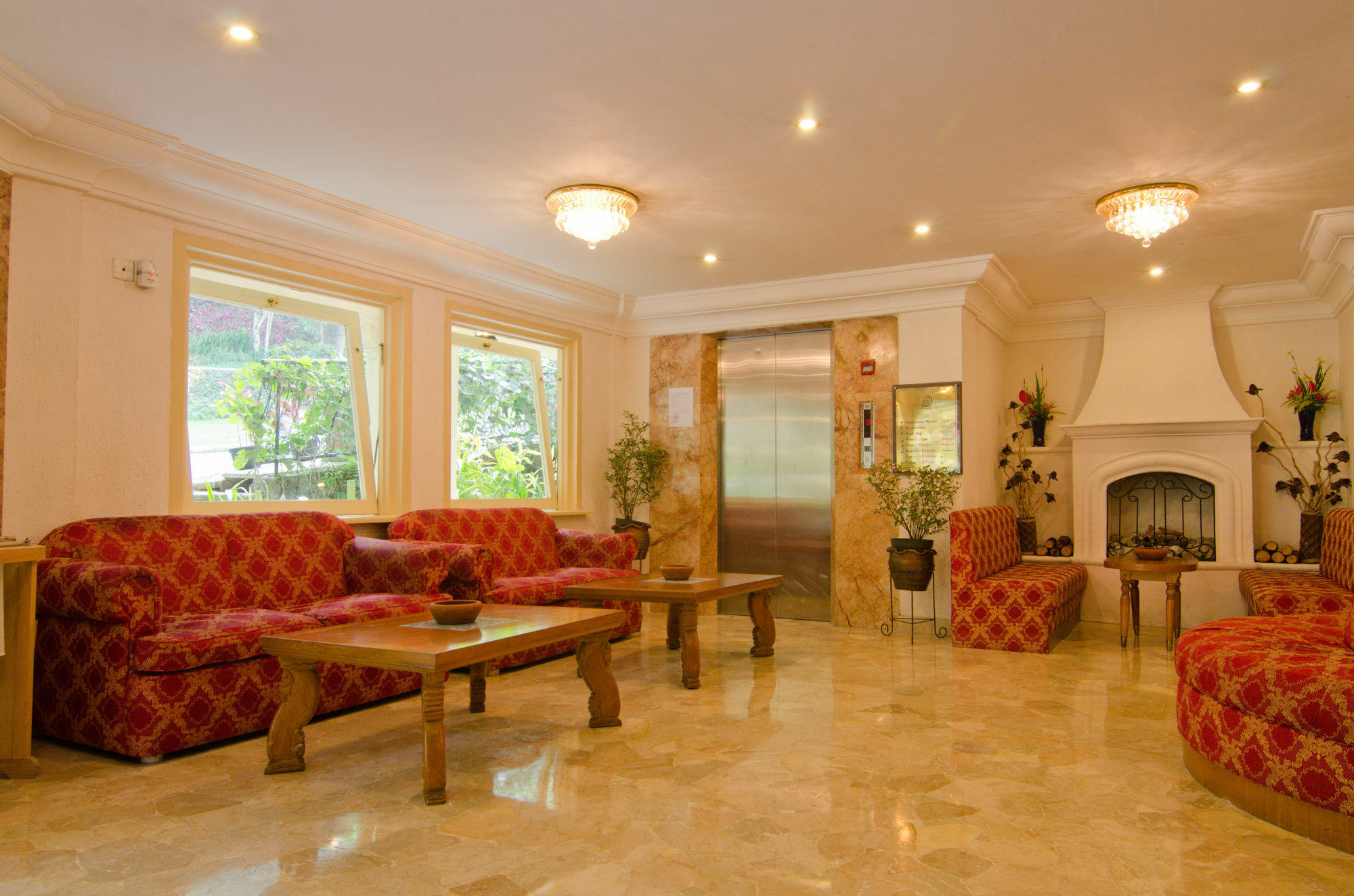 Club Bali Suites At Kota Bunga Cipanas  Exterior photo